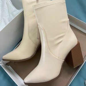 Vintage White Leather Booties (New with Box, Size 6 Women)